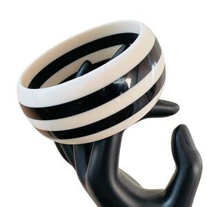 Vintage Black And White Striped Resin Bangle Bracelet